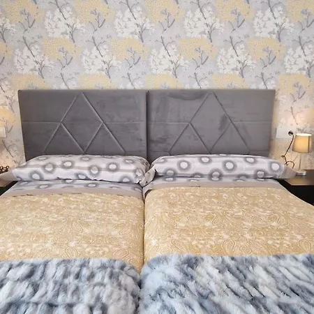 Apartamento Lugar De Alegría, Pegado A Playa, 2 Hab, 6 P, Wifi - Vut-4241-as Gijón